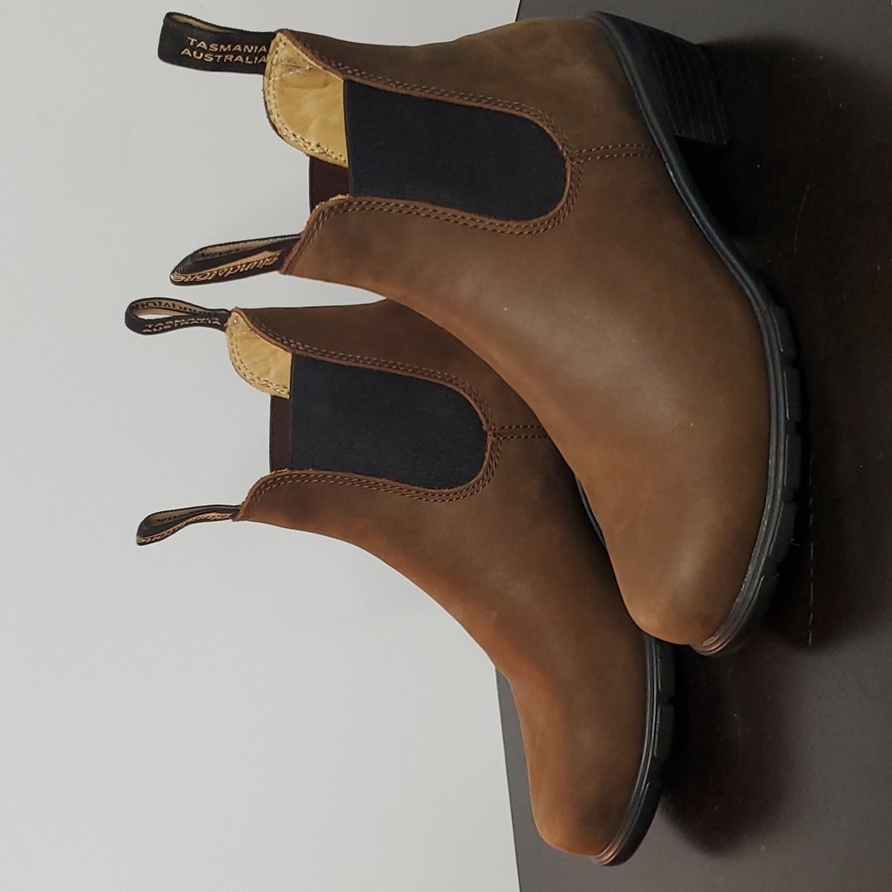 Blundstone Tasmania Australia Boots with Heel. Size 8.5 US